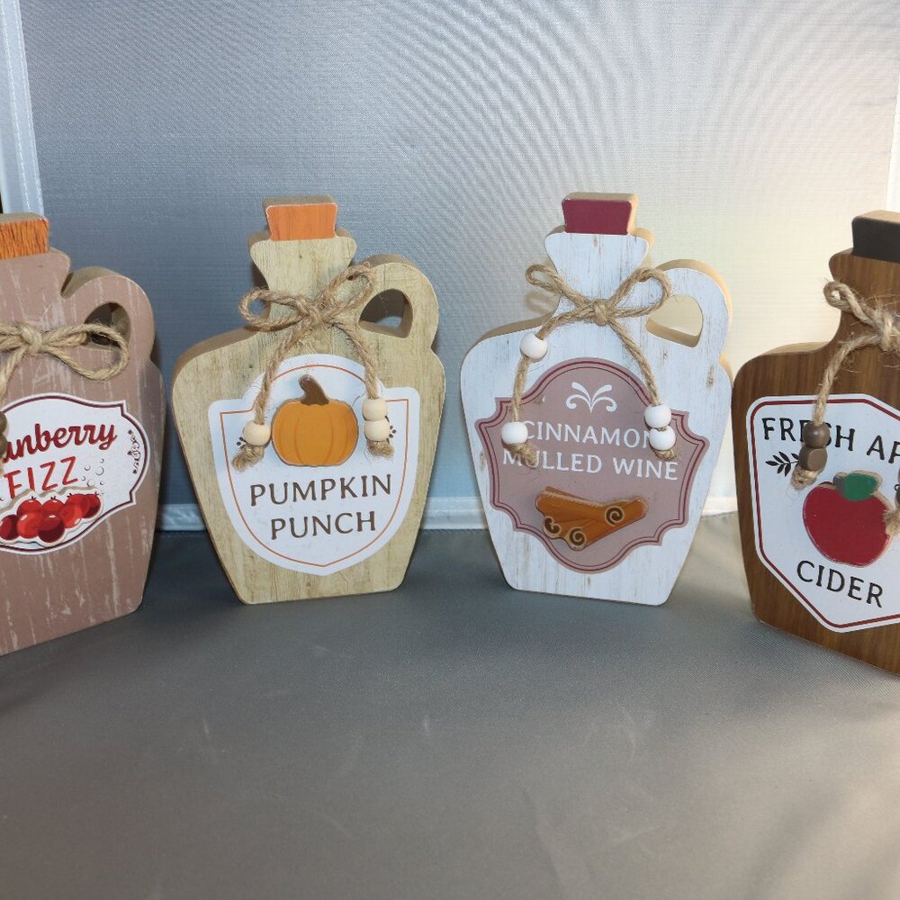 Table Top Decor Cranberry Fizz Apple Cider Cinnamon & Pumpkin Punch wood jugs